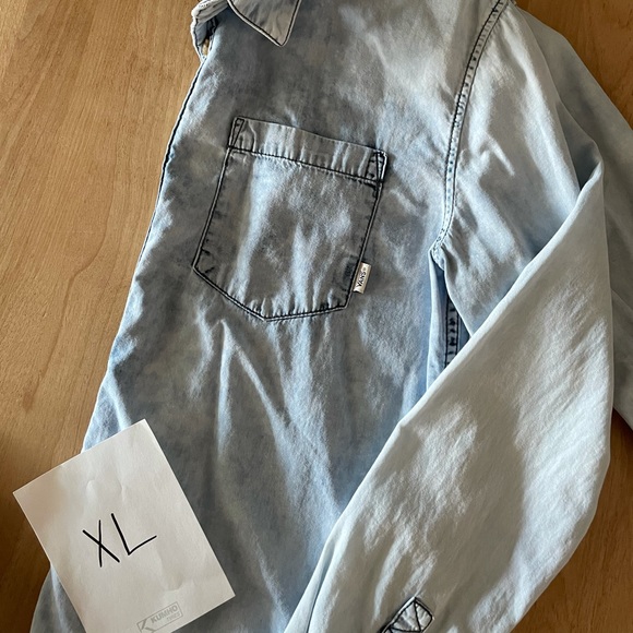 Vans button down - Picture 2 of 3